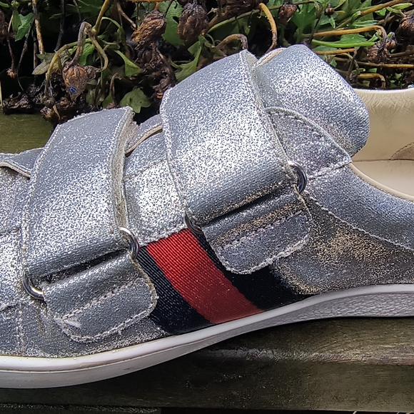 Gucci Silver Glitter Velcro,Perfect For Women With Small Feet Or Teenagers - Picture 4 of 12